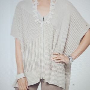 Marla Wynne  Knit Poncho with Zipper